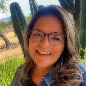 Meet your Posher, Maya.  ❤️Posh Ambassador❤️